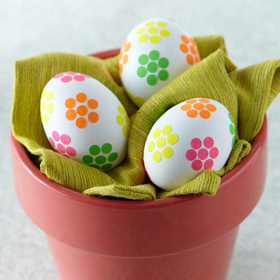 holiday celebrations, no-dye egg decorating, tips and ideas, easter egg decorating, easy egg decorating,